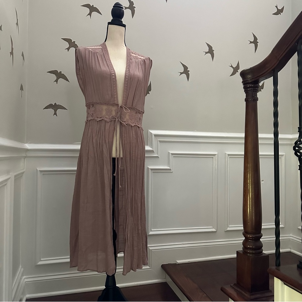 She and Sky Rose Colored Sleeveless Duster Open Front Vest with Lace (Size L)